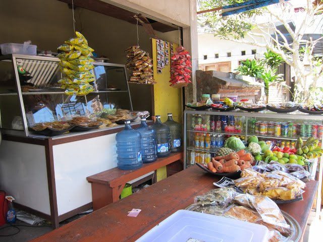 Ubud, authentic Balinese food, cheap, tasty,