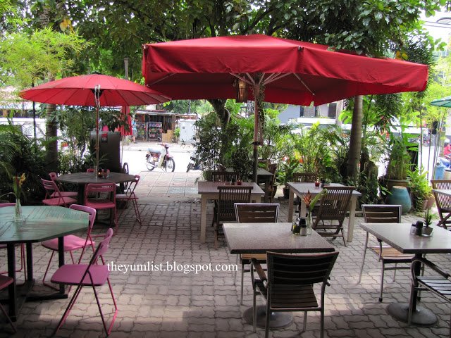 Red Tomato, Langkawi, Pantai Cenang, western, salad, healthy, gluten free, pasta, pizza, wine