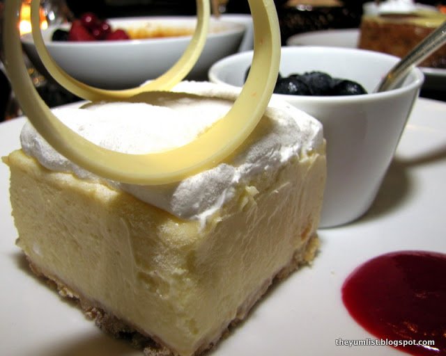 Arthur's Bar and Grill, Shangri-La, pub, booze, happy hour, Kuala Lumpur