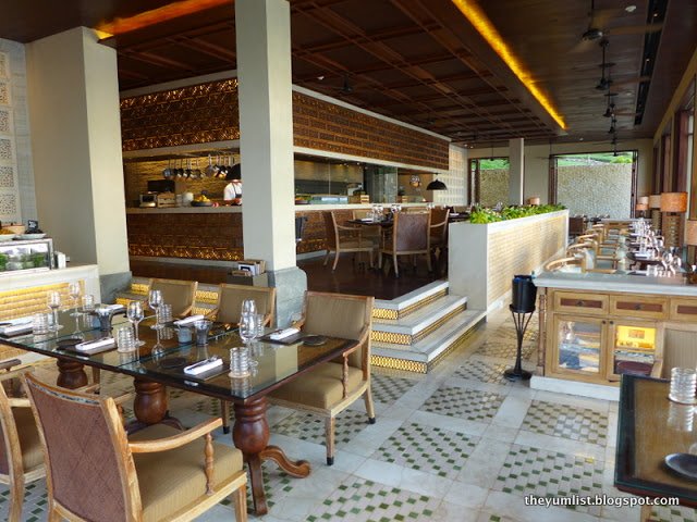 Sundara Restaurant and Bar, Dinner, Four Seasons Resort Jimbaran, Bali,