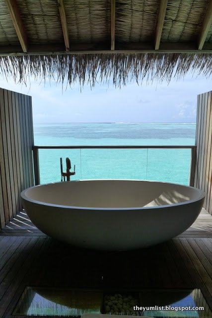 Gili Lankanfushi, Maldives bathtub by the sea