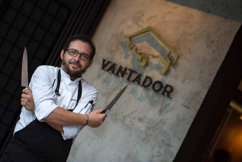 Chef Ramiro Moya, Vantador