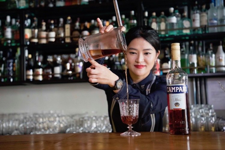 June Baek, bartender Court Martial Bar, Singapore