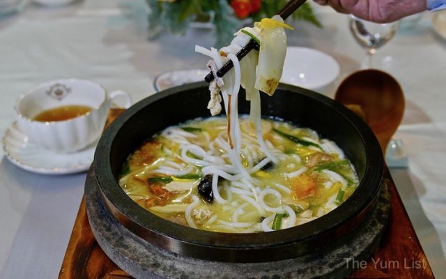 Crossing Bridge Noodles, Kunming