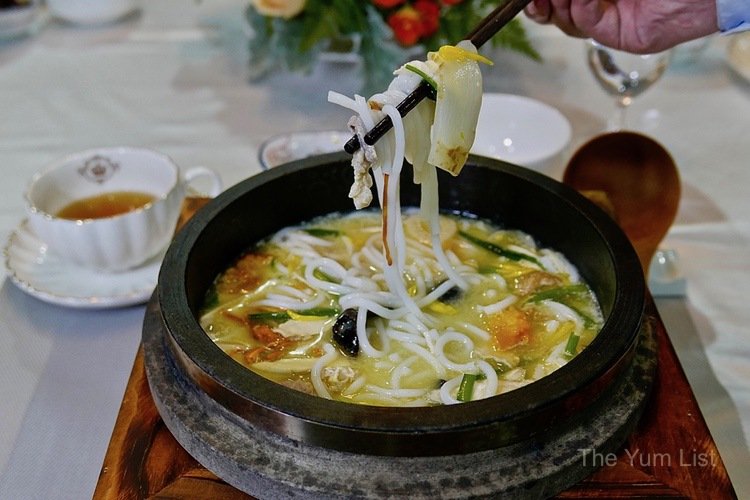 Crossing Bridge Noodles, Kunming