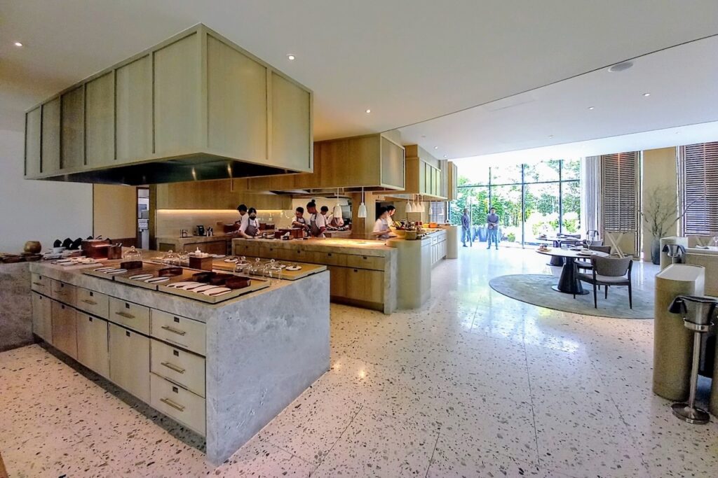 Potager KL open kitchen and expansive dining area