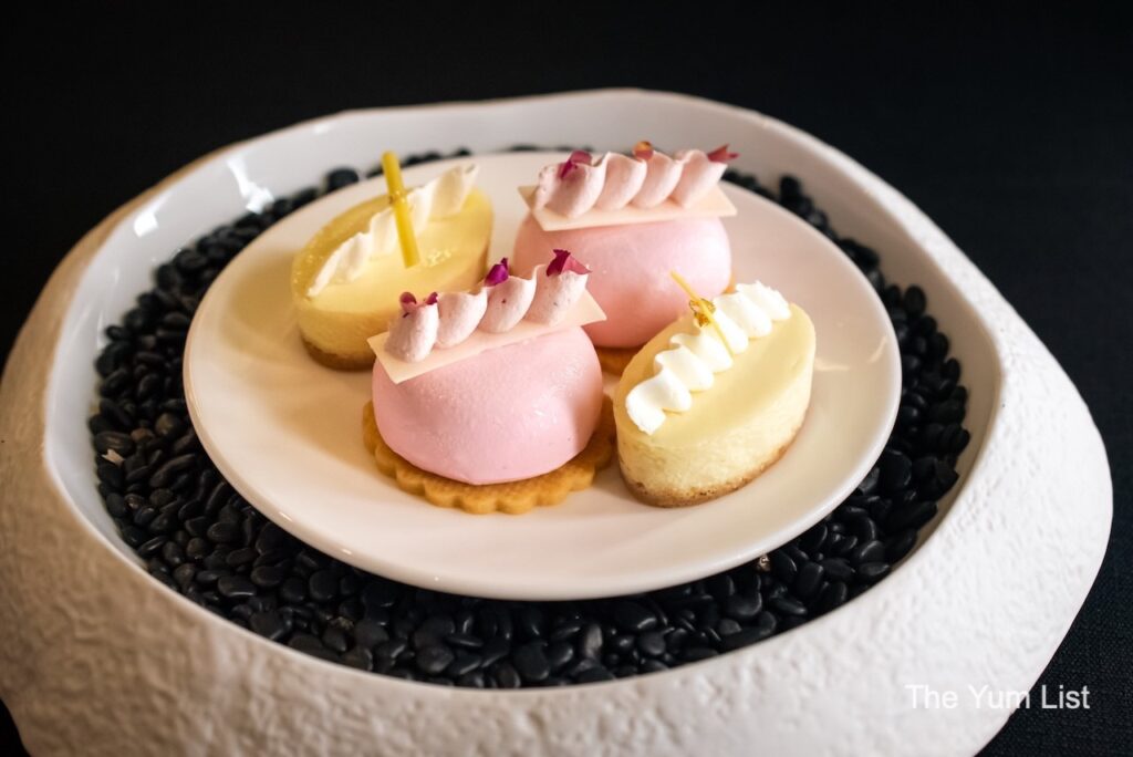 Petit Gateaux