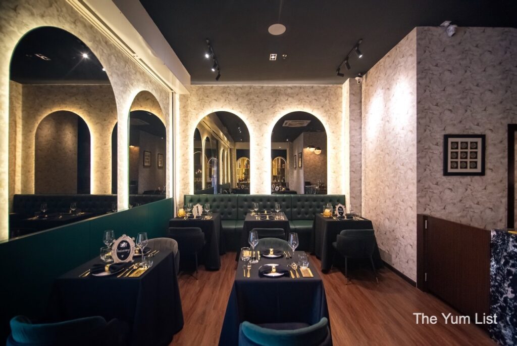 Romantic Restaurant Tropicana
