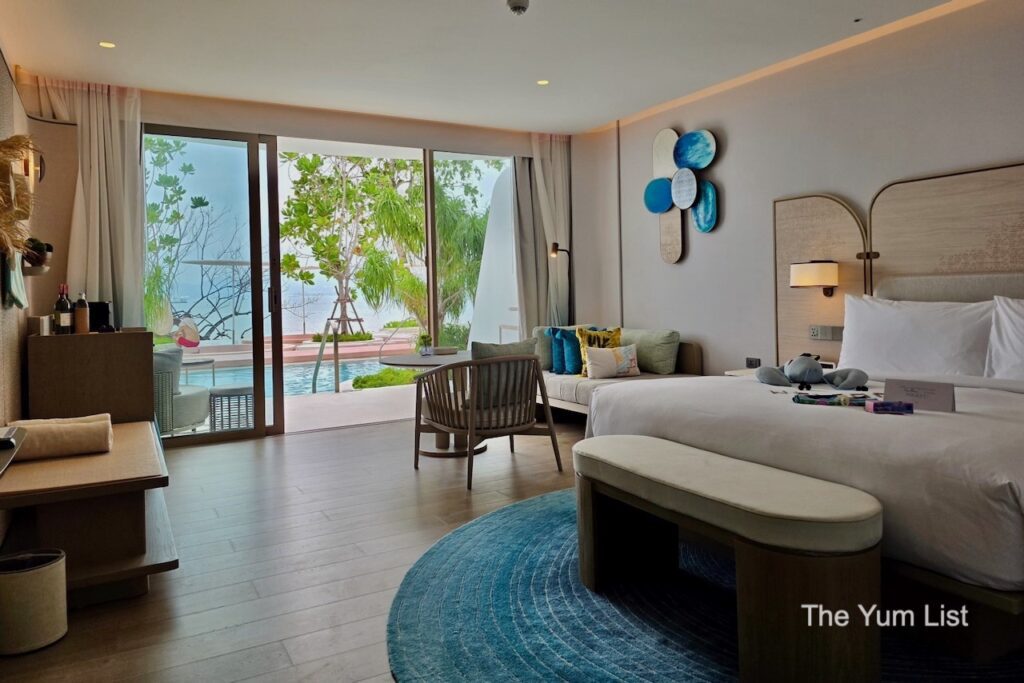 Oceanfront Pool Access Room