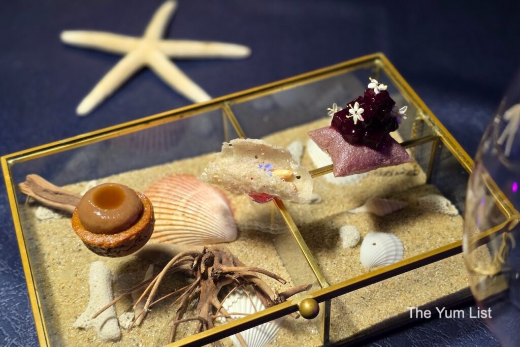 Aquaria Underwater Restaurant Central Florista Thailand Petit Fours